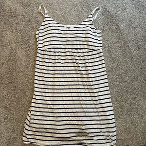 Old navy maternity nursing nightgown - size xl - like new